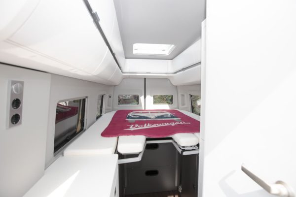 VW Camper Grand California 680 Bett