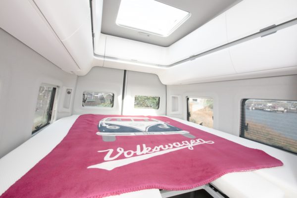 VW Camper Grand California 680 Bett